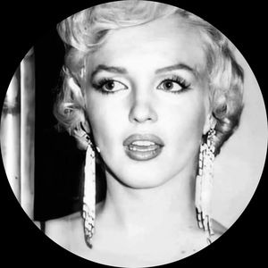 Meet your Posher, Holly